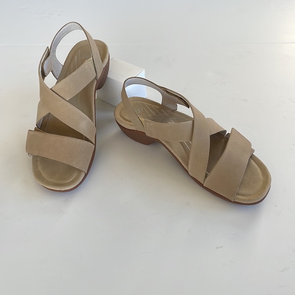 Like New Abeo Biosystem Nude Nubuck Size 7 US - Picture 6 of 12